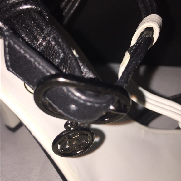Chanel NBW Black and White Sandal - Picture 4 of 8